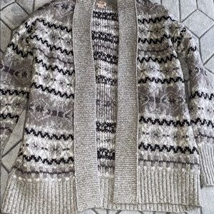 Gray and white patterned cardigan